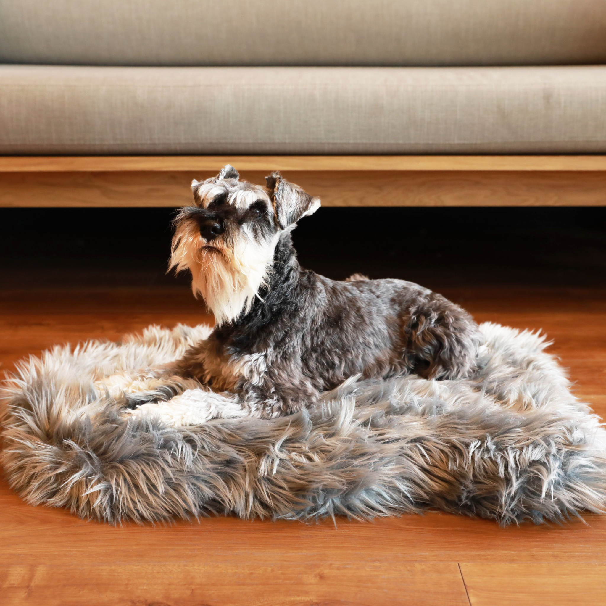 PupRug™ Faux Fur Orthopedic Dog Bed - Curve Charcoal Grey